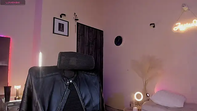 Jess Collen online show from 04/20/26, 05:43