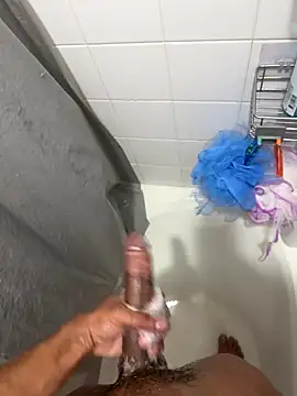 Snapshot of kingoqueens chatting on 12/15/25, 07:29 kingoqueens online show from 12/15/25, 07:29