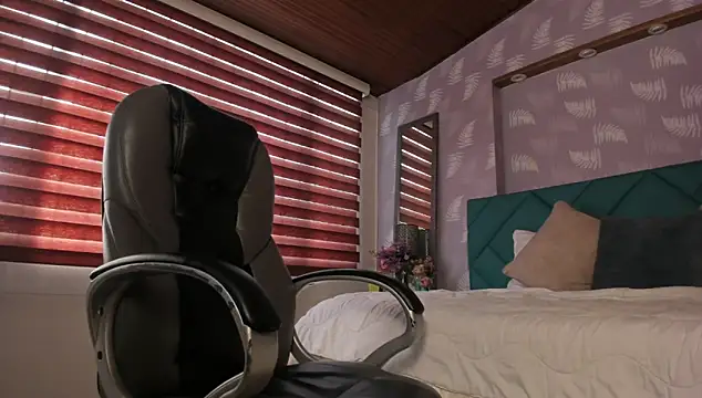 Moony 14 online show from 01/15/25, 01:09