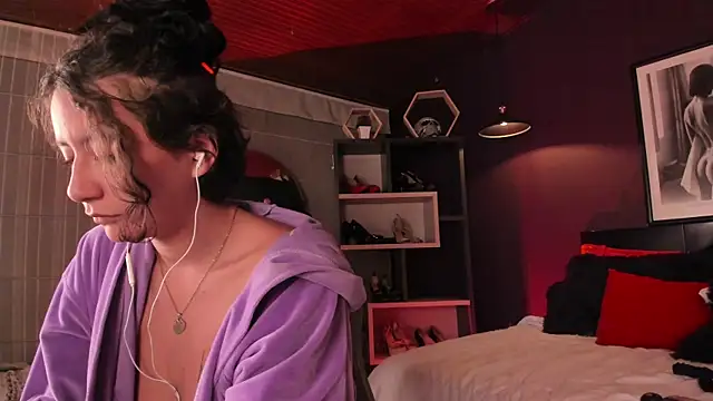 Moony 14 online show from 04/15/26, 12:17