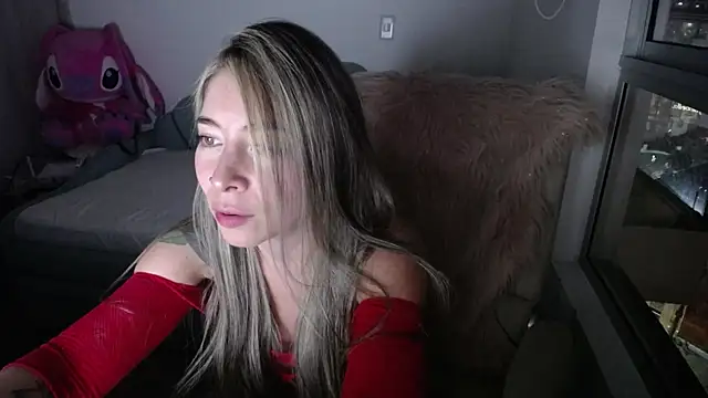  arianalzate  online show from 12/13/24, 11:39