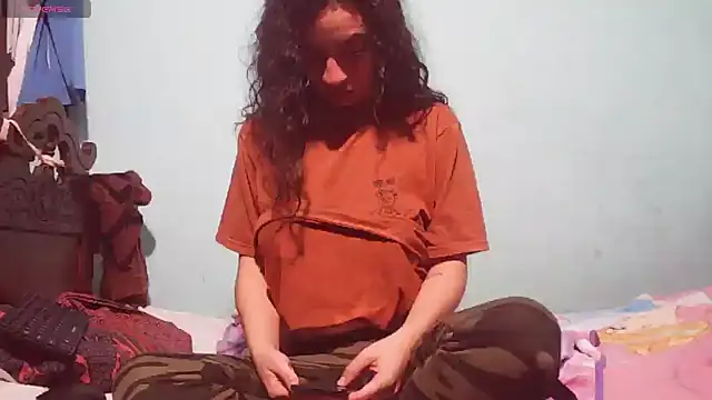 Snapshot of stephybrowm7 chatting on 11/08/25, 02:45 stephybrowm7 online show from 11/08/25, 02:45