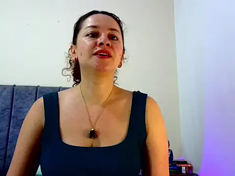 Snapshot of ArtesanaMK chatting on 09/16/25, 04:41 ArtesanaMK online show from 09/16/25, 04:41