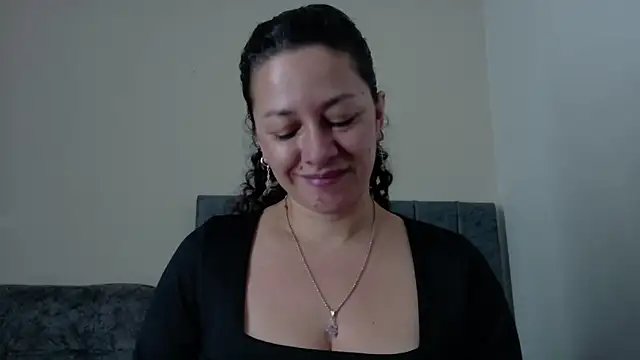 Snapshot of ArtesanaMK chatting on 07/06/26, 12:35 ArtesanaMK online show from 07/06/26, 12:35