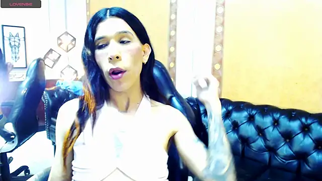 Snapshot of SaraSofia44 chatting on 09/19/25, 02:13 SaraSofia44 online show from 09/19/25, 02:13