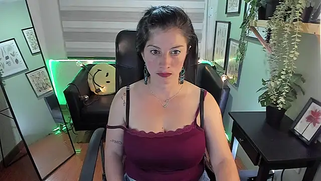 Snapshot of Aliiz_01 chatting on 07/24/26, 07:34 Aliiz 01 online show from 07/24/26, 07:34