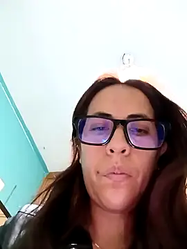 Snapshot of Lena-32 chatting on 01/02/25, 10:01 Lena-32 online show from 01/02/25, 10:01