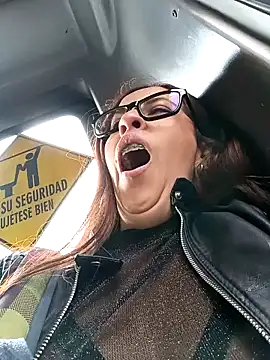 Snapshot of Lena-32 chatting on 02/13/25, 06:27 Lena-32 online show from 02/13/25, 06:27