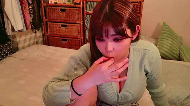 Snapshot of Megu_Melon chatting on 12/04/24, 03:43 Megu Melon online show from 12/04/24, 03:43