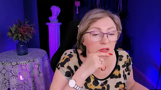 sugar vivien online show from 01/15/25, 12:15