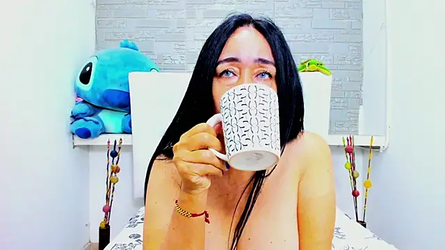 Snapshot of HorniestMilf chatting on 09/13/25, 05:35 HorniestMilf online show from 09/13/25, 05:35