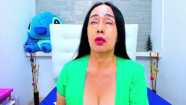 Snapshot of HorniestMilf chatting on 10/05/25, 12:20 HorniestMilf online show from 10/05/25, 12:20