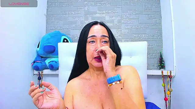 Snapshot of HorniestMilf chatting on 10/27/25, 09:41 HorniestMilf online show from 10/27/25, 09:41