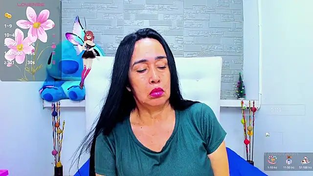 Snapshot of HorniestMilf chatting on 11/02/25, 10:23 HorniestMilf online show from 11/02/25, 10:23