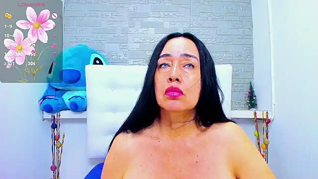 Snapshot of HorniestMilf chatting on 11/06/25, 09:37 HorniestMilf online show from 11/06/25, 09:37