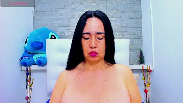 Snapshot of HorniestMilf chatting on 11/12/25, 09:03 HorniestMilf online show from 11/12/25, 09:03