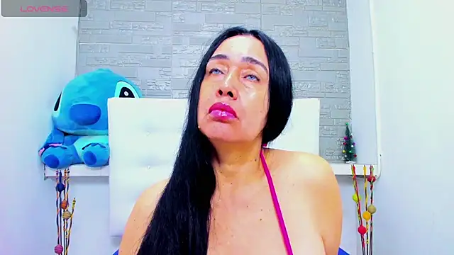 Snapshot of HorniestMilf chatting on 11/15/25, 11:54 HorniestMilf online show from 11/15/25, 11:54