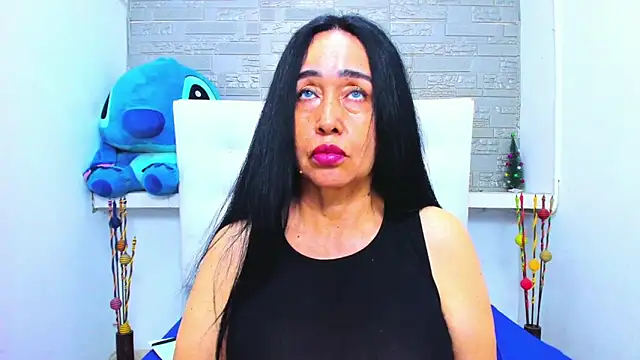 Snapshot of HorniestMilf chatting on 11/26/25, 08:32 HorniestMilf online show from 11/26/25, 08:32