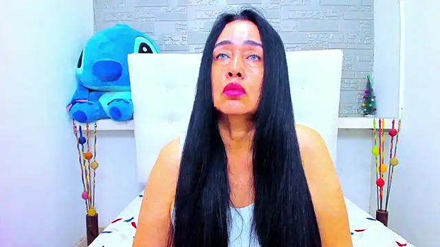 Snapshot of HorniestMilf chatting on 12/15/25, 08:46 HorniestMilf online show from 12/15/25, 08:46