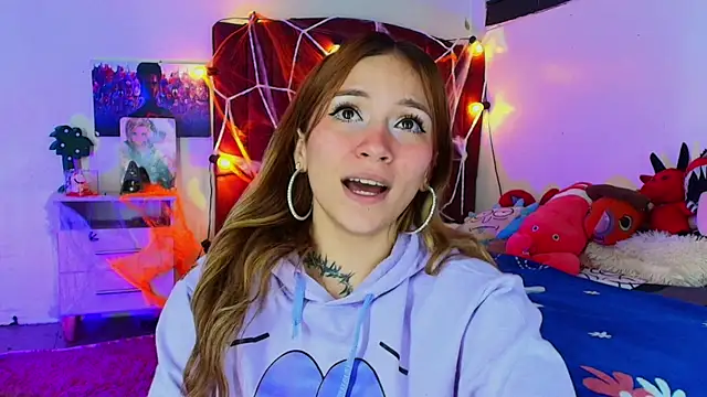 alisson zafiro  online show from 10/22/25, 03:18