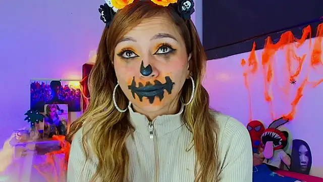 alisson zafiro  online show from 10/28/25, 03:21