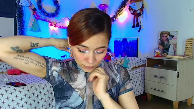 alisson zafiro  online show from 12/15/25, 03:22