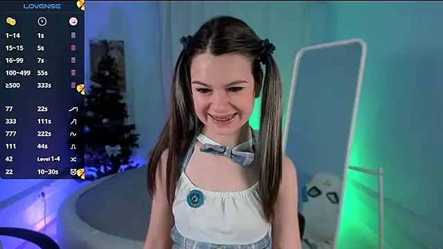 Snapshot of Lil_Amelie chatting on 12/13/24, 01:55 Lil Amelie online show from 12/13/24, 01:55