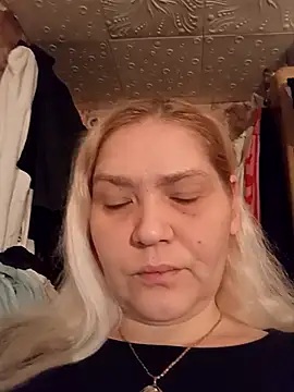 Minna Jeannie online show from 12/17/25, 01:55