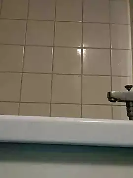 Snapshot of wedge75 chatting on 01/11/25, 08:33 wedge75 online show from 01/11/25, 08:33