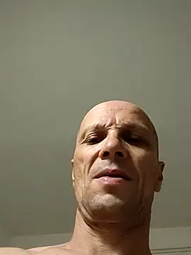 Snapshot of wedge75 chatting on 09/15/25, 05:35 wedge75 online show from 09/15/25, 05:35