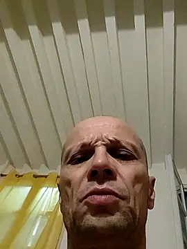 Snapshot of wedge75 chatting on 09/21/25, 07:10 wedge75 online show from 09/21/25, 07:10