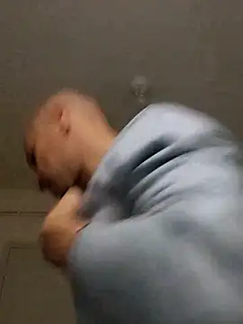 Snapshot of wedge75 chatting on 10/06/25, 04:48 wedge75 online show from 10/06/25, 04:48