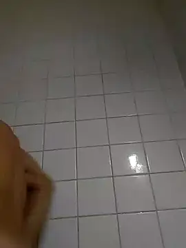 Snapshot of wedge75 chatting on 10/10/25, 04:50 wedge75 online show from 10/10/25, 04:50