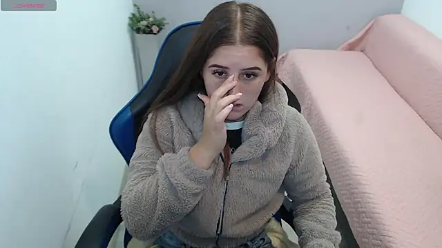 valerie diaz1 online show from 12/17/25, 01:28