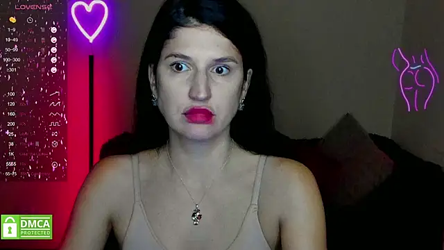 Snapshot of Alianna_Solo_Kisses chatting on 02/02/25, 12:24 Alianna Solo Kisses online show from 02/02/25, 12:24