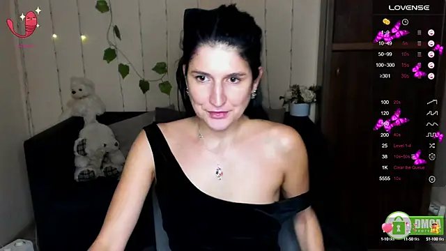 Snapshot of Alianna_Solo_Kisses chatting on 02/07/25, 03:30 Alianna Solo Kisses online show from 02/07/25, 03:30
