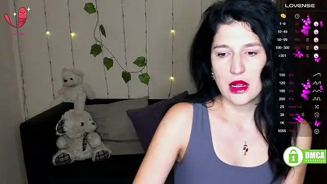 Snapshot of Alianna_Solo_Kisses chatting on 02/12/25, 06:29 Alianna Solo Kisses online show from 02/12/25, 06:29