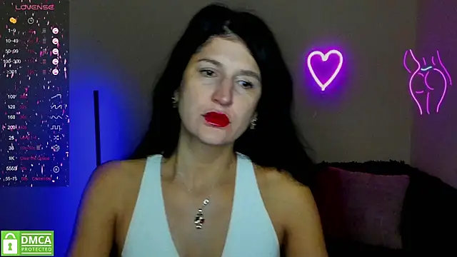 Snapshot of Alianna_Solo_Kisses chatting on 02/23/25, 06:28 Alianna Solo Kisses online show from 02/23/25, 06:28