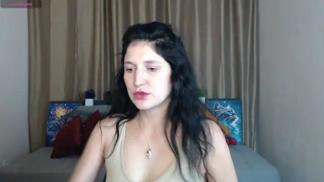 Snapshot of Alianna_Solo_Kisses chatting on 03/18/25, 12:25 Alianna Solo Kisses online show from 03/18/25, 12:25