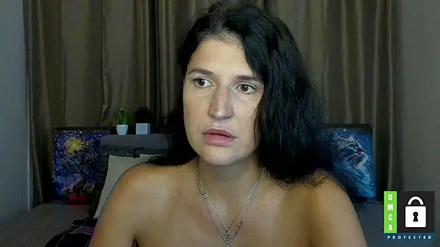 Snapshot of Alianna_Solo_Kisses chatting on 09/11/25, 11:21 Alianna Solo Kisses online show from 09/11/25, 11:21