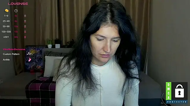 Snapshot of Alianna_Solo_Kisses chatting on 09/28/25, 05:24 Alianna Solo Kisses online show from 09/28/25, 05:24