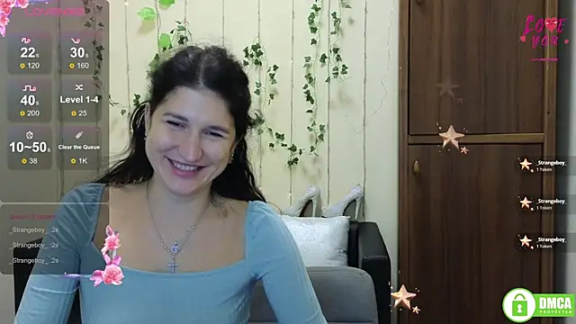 Snapshot of Alianna_Solo_Kisses chatting on 10/19/25, 11:22 Alianna Solo Kisses online show from 10/19/25, 11:22