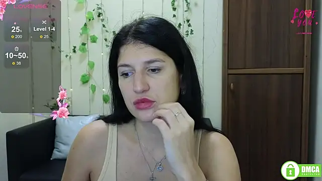 Alianna Solo Kisses online show from 10/22/25, 05:30