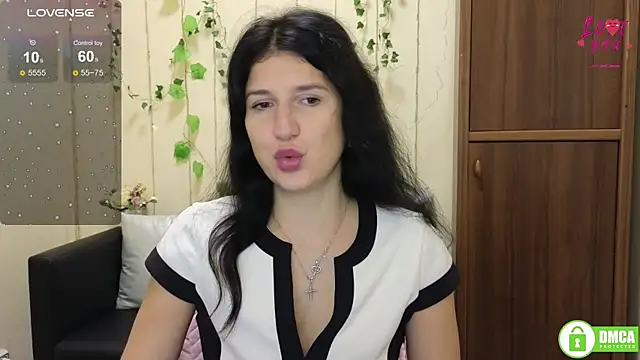 Alianna Solo Kisses online show from 10/25/25, 05:26