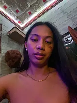 whiteladyboy online show from 11/17/25, 10:43