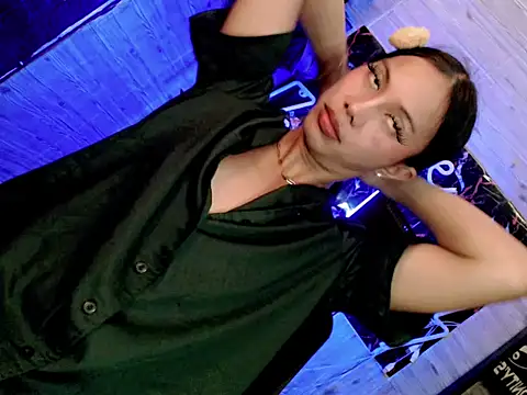 whiteladyboy online show from 12/16/25, 09:14