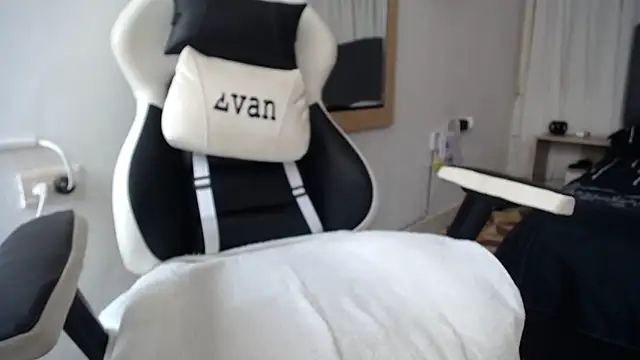 Valerioe online show from 02/13/25, 04:28