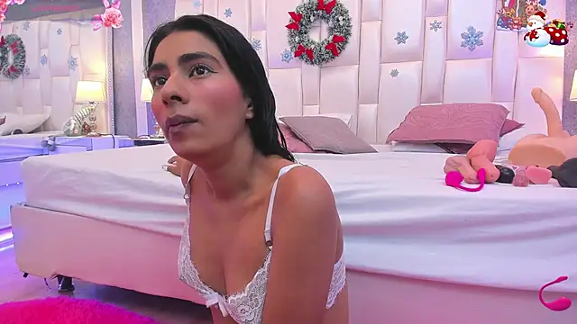 Snapshot of allys_rose chatting on 12/29/24, 03:13 allys rose online show from 12/29/24, 03:13