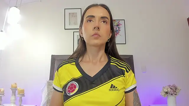 helen mooree online show from 06/23/26, 12:47