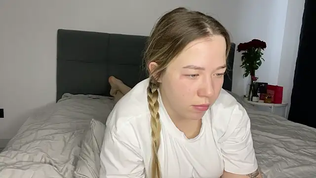 Embersweetbunny online show from 02/12/25, 07:44